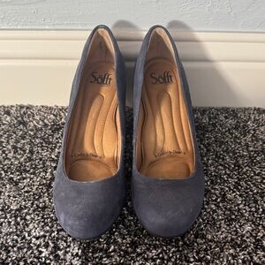 Sofft Navy Suede Heels. Size 8. New.